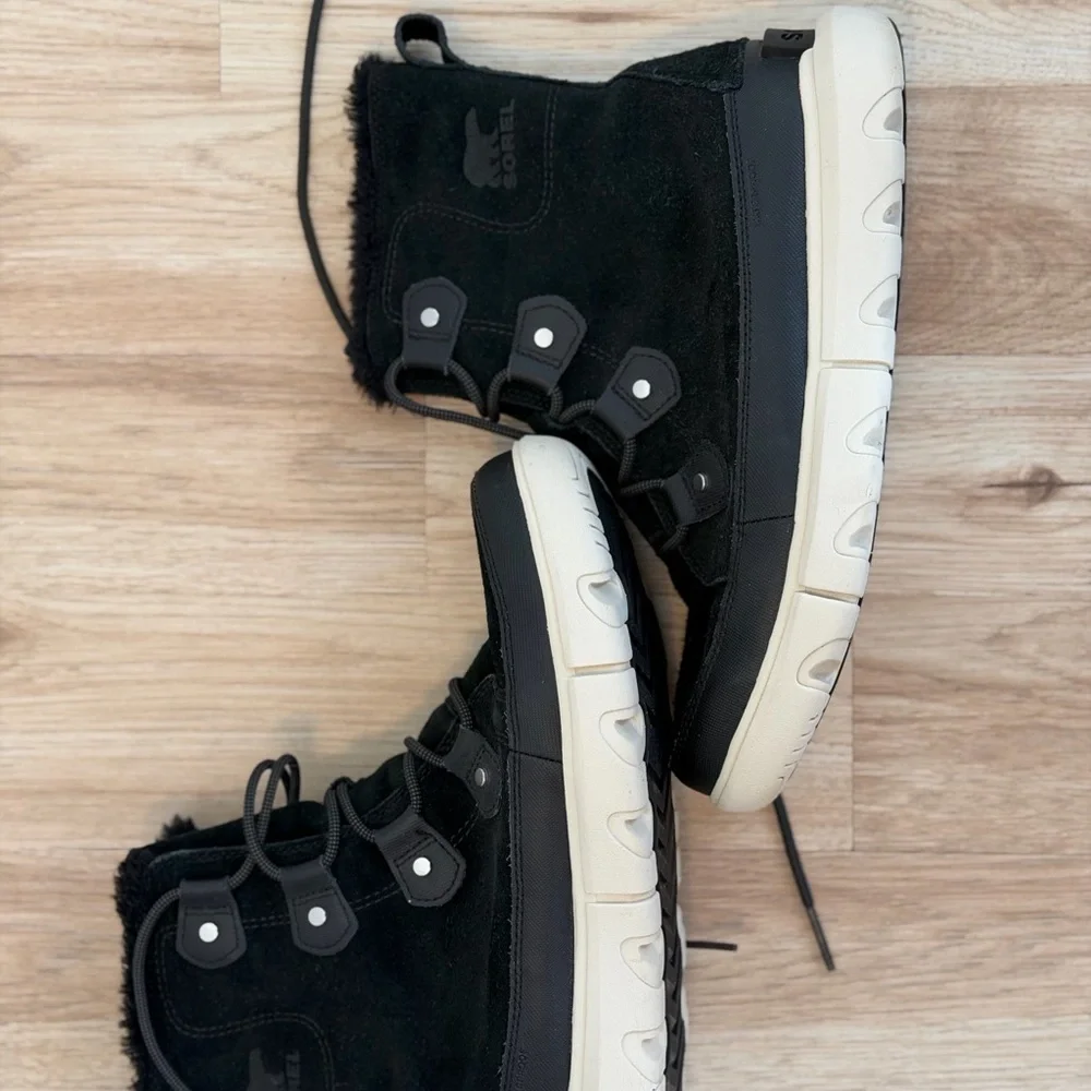 Sorel Black and Cream Winter Boots - Size 10